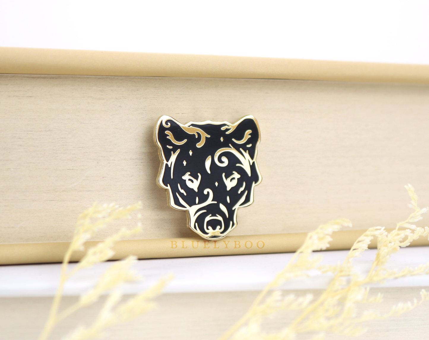 Wolf Pin