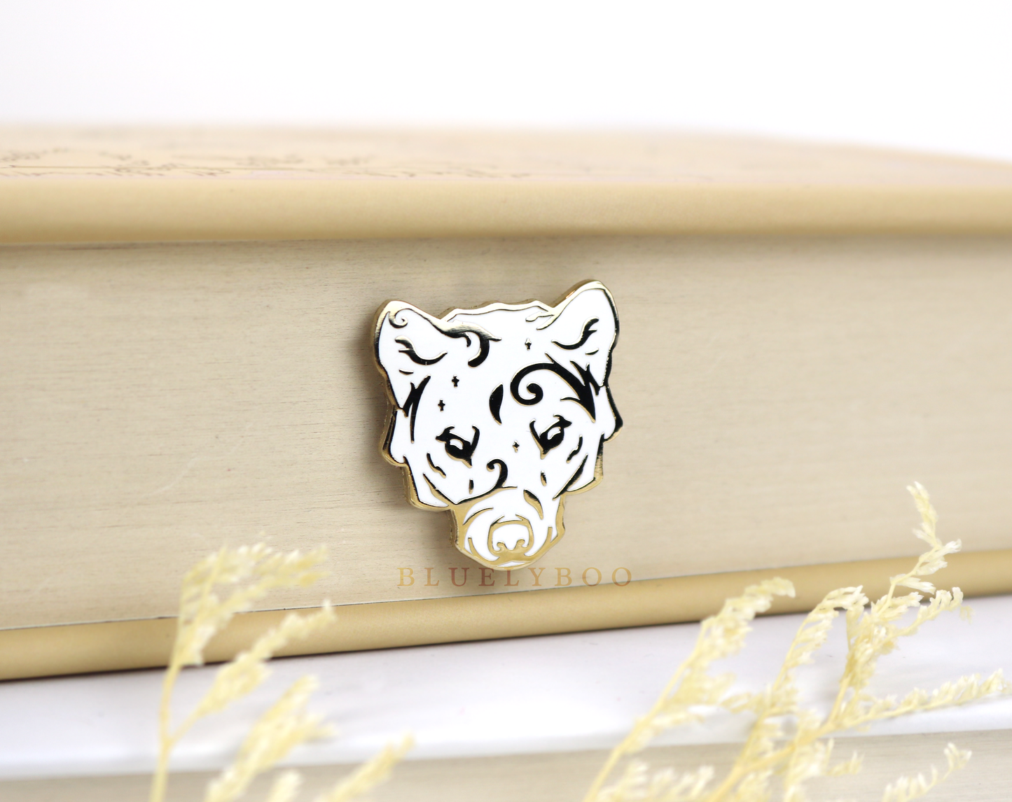 Wolf Pin