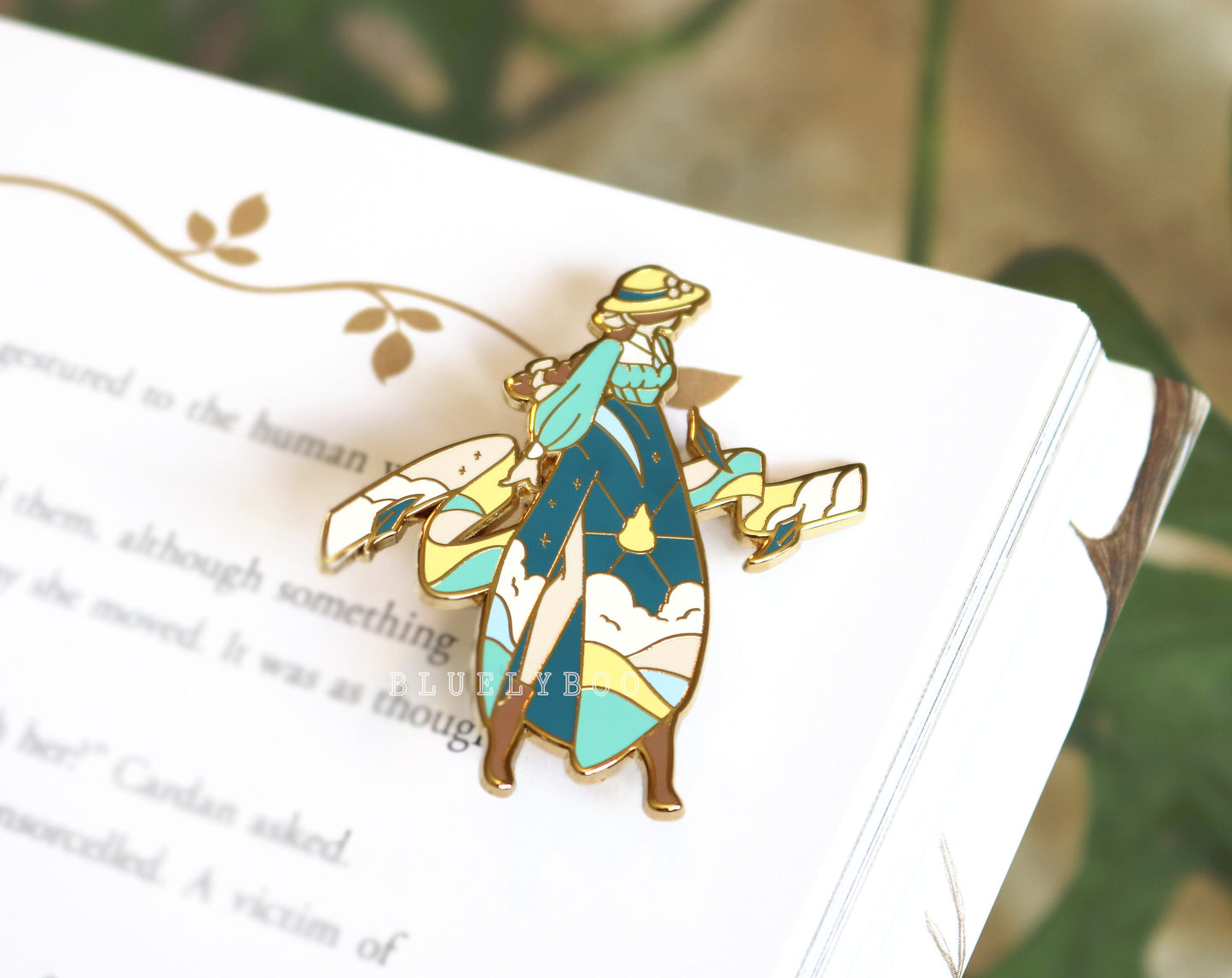 Feathers Pin